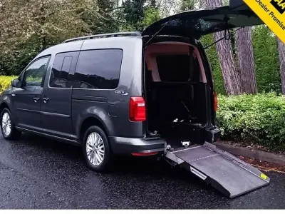 Usado VW Caddy Life 102 CV (75 kW) 2020 Gris Monovolumen