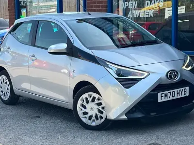 Used Toyota Aygo X-play 72 HP (52 kW) 2020 Silver Hatchback