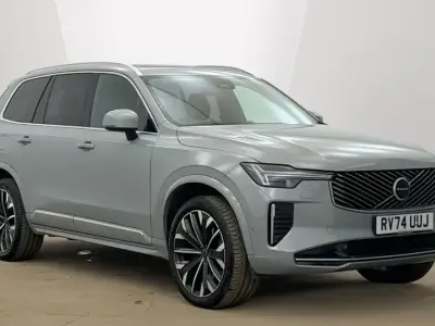 Usado Volvo XC90 Ultra 250 HP (183 kW) 2025 Cinzento SUV