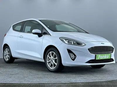 Used Ford Fiesta Zetec 70 HP (51 kW) 2018 White Hatchback