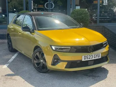Used Vauxhall Astra S 130 HP (95 kW) 2023 Yellow/black Hatchback