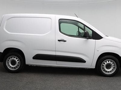 Used Citroën Berlingo 100 HP (73 kW) 2023 Ice white MPV