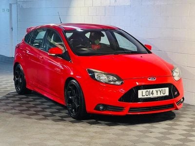 Red Used 2014 Ford Focus ST Hatchback | £5,989 (Super price)