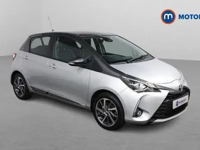 Begagnad Toyota Yaris 111 HK (81 kW) 2019 Silver Halvkombi
