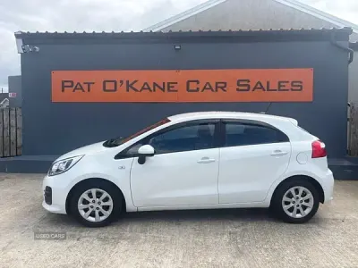 Used Kia Rio 84 HP (61 kW) 2015 White Hatchback