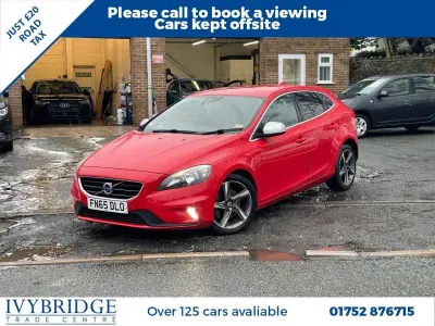 Used Volvo V40 R-Design 120 HP (88 kW) 2015 Red Hatchback