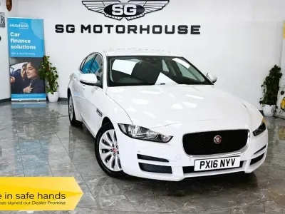 Used Jaguar XE Prestige 163 HP (119 kW) 2016 White Sedan