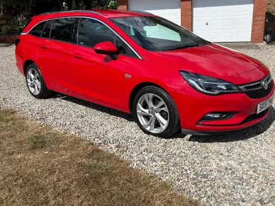 Used Vauxhall Astra SRi 2016 Red Estate