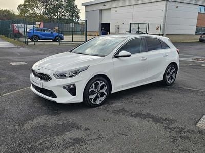 White Used 2019 Kia Ceed First Edition Hatchback | £11,990 (Fair price)