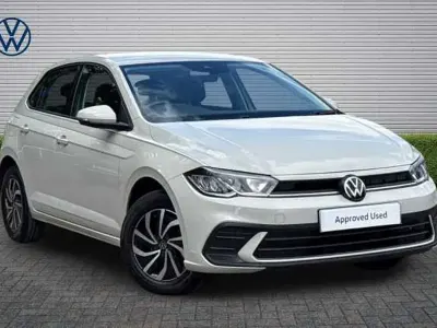 Used VW Polo Life 80 HP (58 kW) 2023 Ascot grey Hatchback