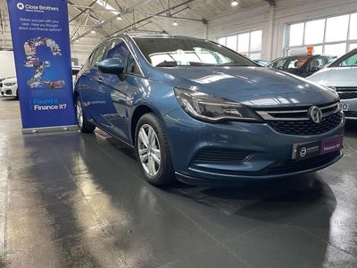 Used Vauxhall Astra Design Edition 136 HP (100 kW) 2016 Blue Hatchback