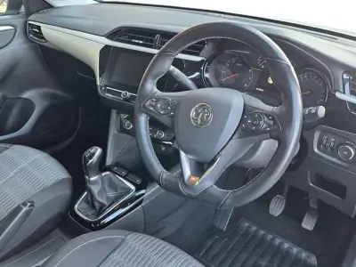 Second-hand Vauxhall Corsa Edition 75 CP (55 kW) 2022 Alb Hatchback