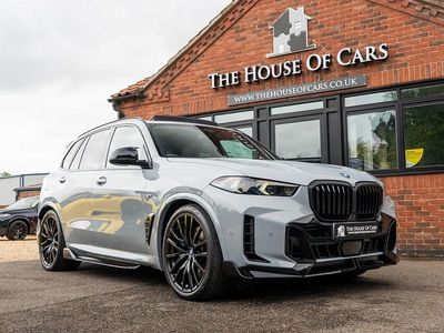 Begagnad BMW X5 M Sport 2024 Grå SUV