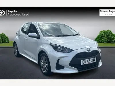Used Toyota Yaris 116 HP (85 kW) 2023 White Hatchback