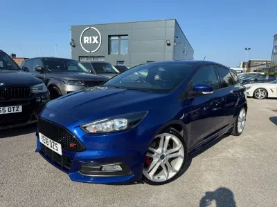 Used Ford Focus ST 250 HP (183 kW) 2018 Blue Hatchback