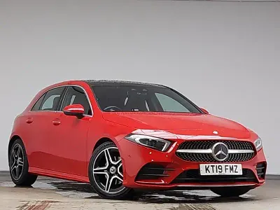 Begagnad Mercedes A200 AMG Line Premium Plus 163 HK (119 kW) 2019 Röd Halvkombi