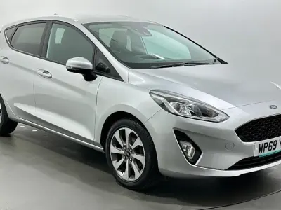 Begagnad Ford Fiesta Trend 86 HK (63 kW) 2019 Silver Halvkombi