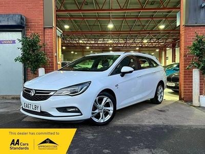 Used Vauxhall Astra SRi 150 HP (110 kW) 2017 White Estate