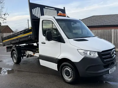 Używany Mercedes Sprinter Progressive 150 KM (110 kW) 2021 Biały Van