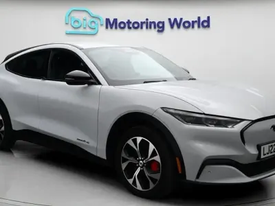 Used Ford Mustang Mach-E Standard Range 197 kW (269 HP) 2022 White SUV