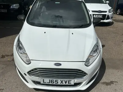Second-hand Ford Fiesta 75 CP (55 kW) 2015 Alb Hatchback