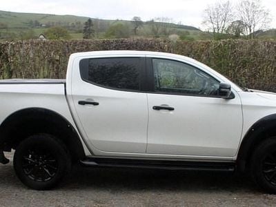 White Used 2020 Mitsubishi L200 Pickup | £15,995 (Fair price)