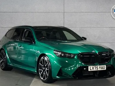 New BMW M5 Comfort Edition 717 HP (527 kW) 2026 Green Estate