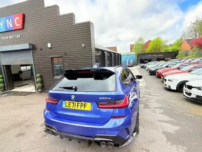 Begagnad BMW 330e M Sport 2022 Blå Kombi