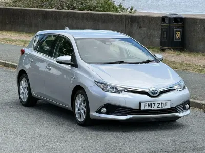 Used Toyota Auris Hybrid