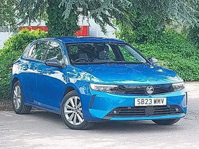 Used Vauxhall Astra Design Edition 110 HP (80 kW) 2023 Blue Hatchback