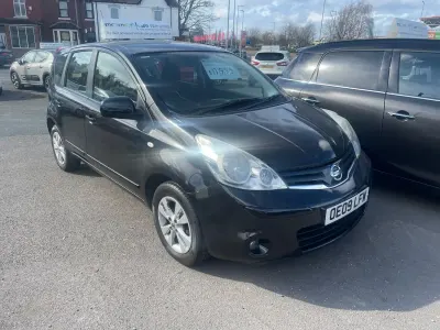 Begagnad Nissan Note Acenta 88 HK (64 kW) 2009 Svart Halvkombi