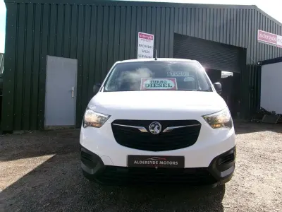 Used Vauxhall Combo Edition 100 HP (73 kW) 2020 White MPV