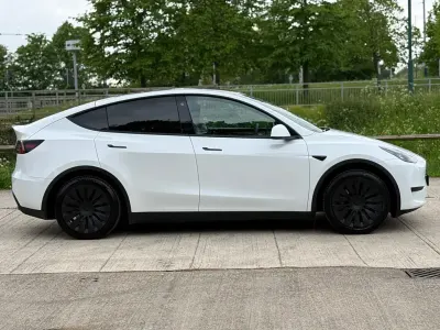 Begagnad Tesla Model Y RWD 250 kW (340 HK) 2023 SUV
