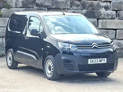 Used Citroën Berlingo 100 HP (73 kW) 2023 Black MPV