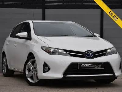 Used Toyota Auris Sport 132 HP (97 kW) 2014 White Hatchback