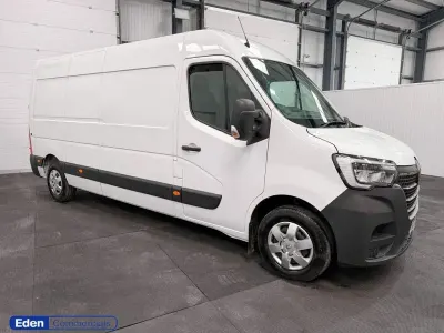 Used Renault Master 135 HP (99 kW) 2023 White MPV
