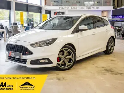 Second-hand Ford Focus ST 185 CP (136 kW) 2017 Alb Hatchback