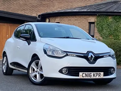 Used Renault Clio Dynamique 90 HP (66 kW) 2016 White Hatchback
