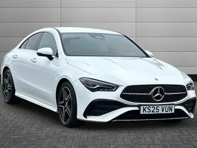 Begagnad Mercedes CLA200 Executive 163 HK (119 kW) 2025 Vit Sedan