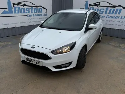Used Ford Focus Zetec 120 HP (88 kW) 2015 White Hatchback