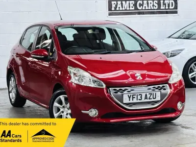 Used Peugeot 208 Active 68 HP (50 kW) 2013 Red Hatchback