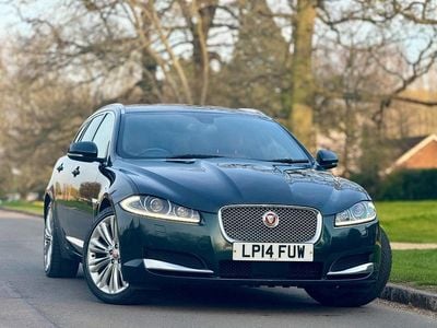 Used Jaguar XF Sportbrake Portfolio 200 HP (147 kW) 2014 Green Estate