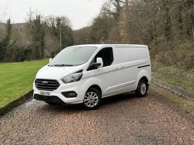 Used Ford Transit Custom Limited 130 HP (95 kW) 2021 White Van