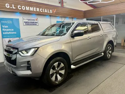 Used Isuzu D-Max 164 HP (120 kW) 2023 Silver Pickup