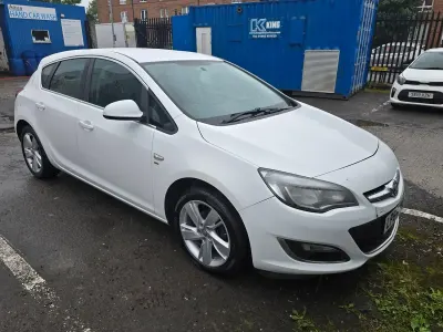 Used Vauxhall Astra SRi 2015 White Hatchback