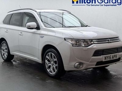 Used Mitsubishi Outlander P-HEV 2015 White Estate