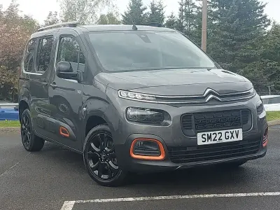 Używany Citroën Berlingo XTR 129 KM (94 kW) 2022 Szary Minivan