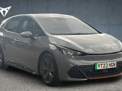 Usado Cupra Born 150 kW (204 CV) 2023 Gris Utilitario