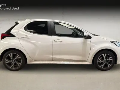 Used Toyota Yaris Design 2024 White Hatchback