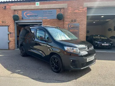 Used Citroën Berlingo Start 130 HP (95 kW) 2021 Black MPV